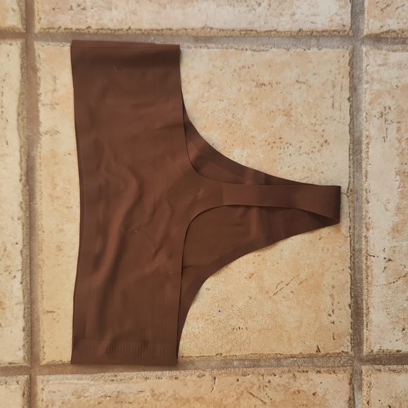 EBY high waisted thong Rich Mocha - Picture 2 of 3